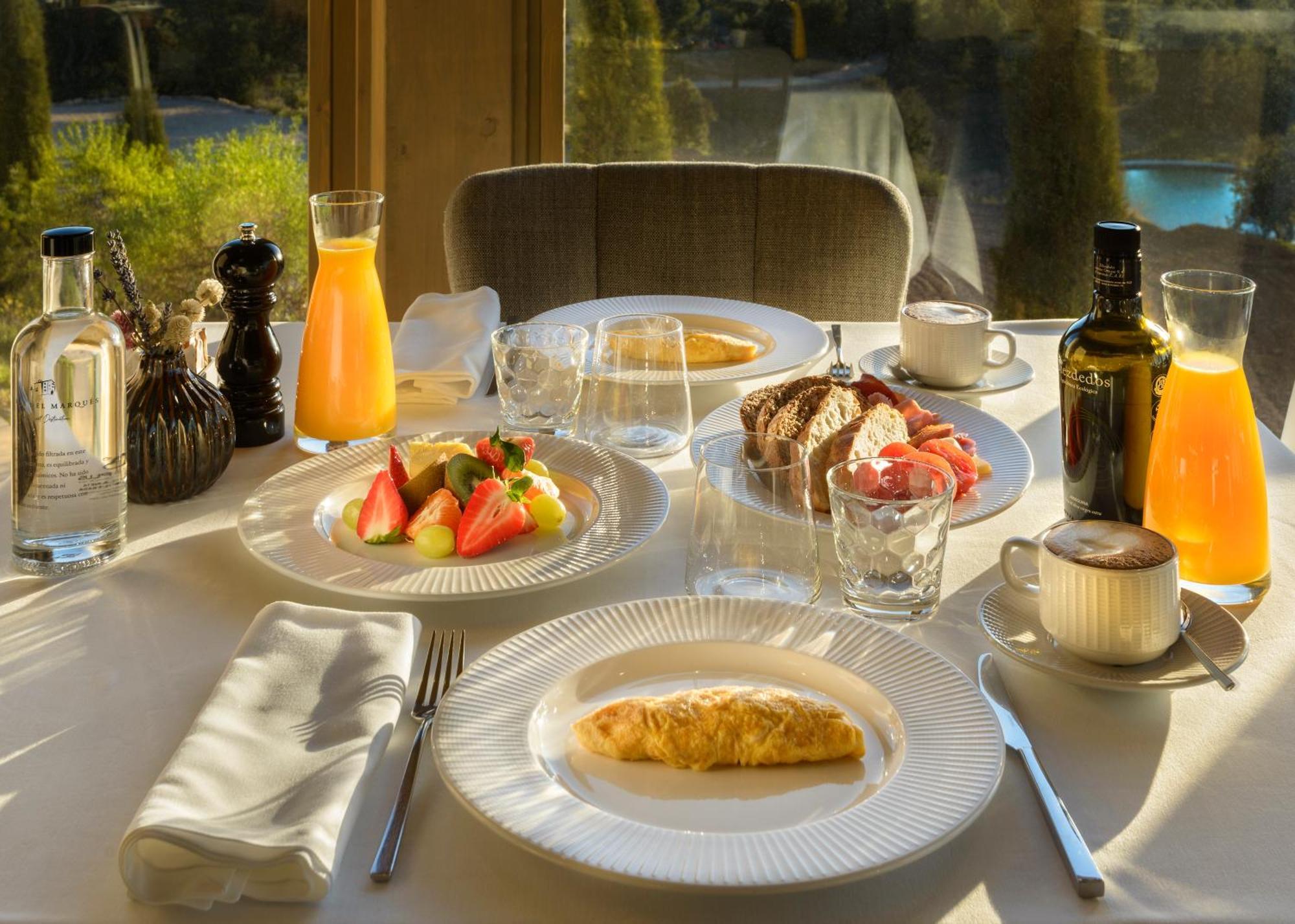Torre Del Marques Hotel Spa & Winery - Small Luxury Hotels Монройо Екстер'єр фото